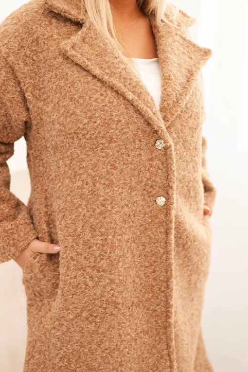 palton-camel-elegant-marime-mare-cu-croi-drept-si-nasturi-decorativi