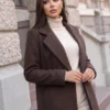 palton-elegant-cu-rever-crestat-si-inchidere-cu-nasture