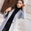 palton-elegant-din-material-dens-cu-rever-crestat-si-inchidere-cu-nasture