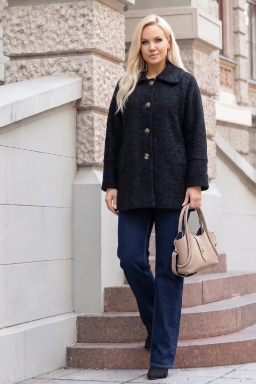 palton-elegant-din-stofa-boucle-cu-guler-clasic-si-nasturi-contrastanti
