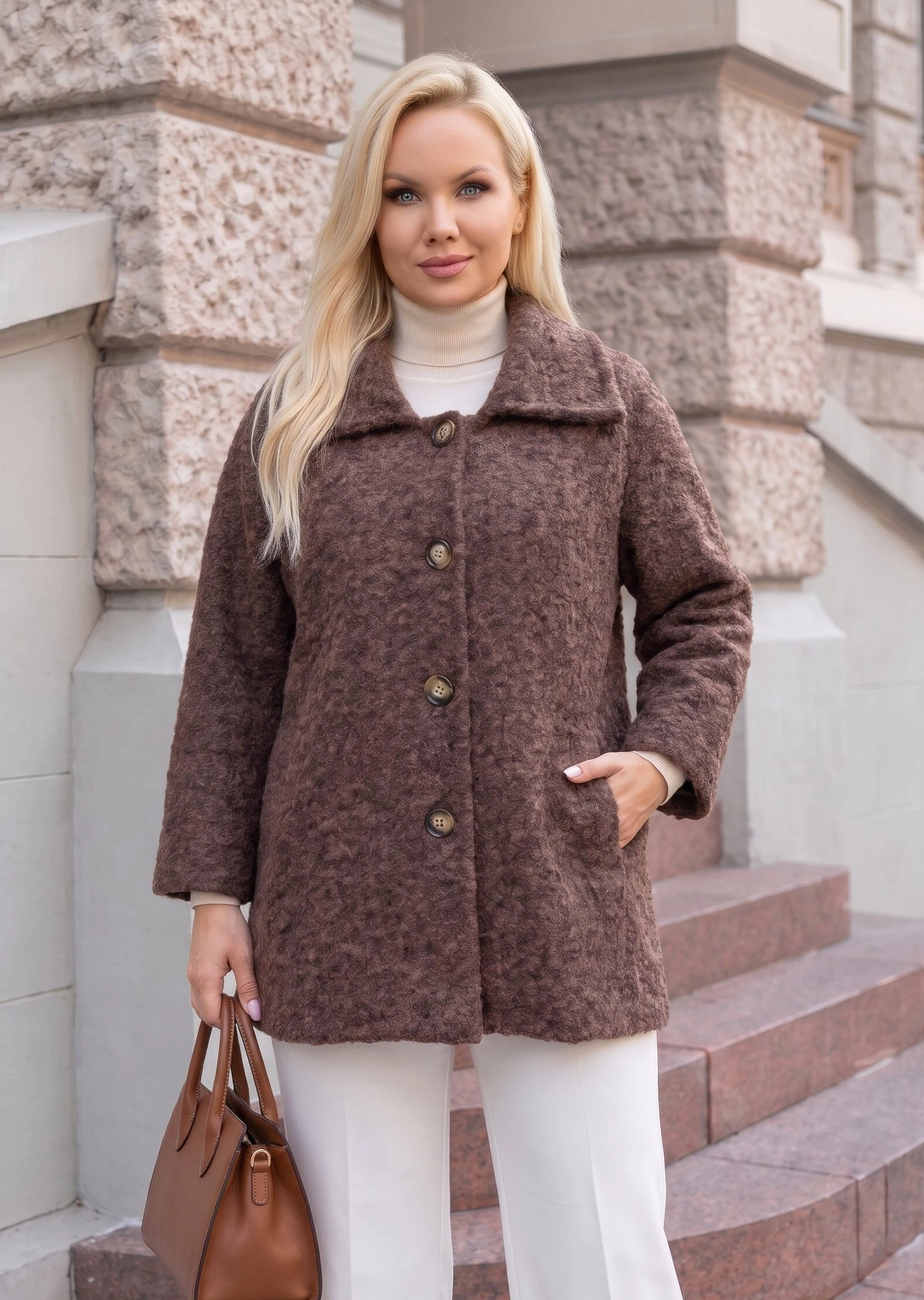 Palton elegant din stofa boucle cu guler clasic si nasturi contrastanti