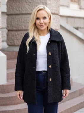Palton elegant din stofa boucle cu guler clasic si nasturi contrastanti