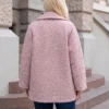 palton-elegant-din-stofa-boucle-cu-guler-clasic-si-nasturi-contrastanti