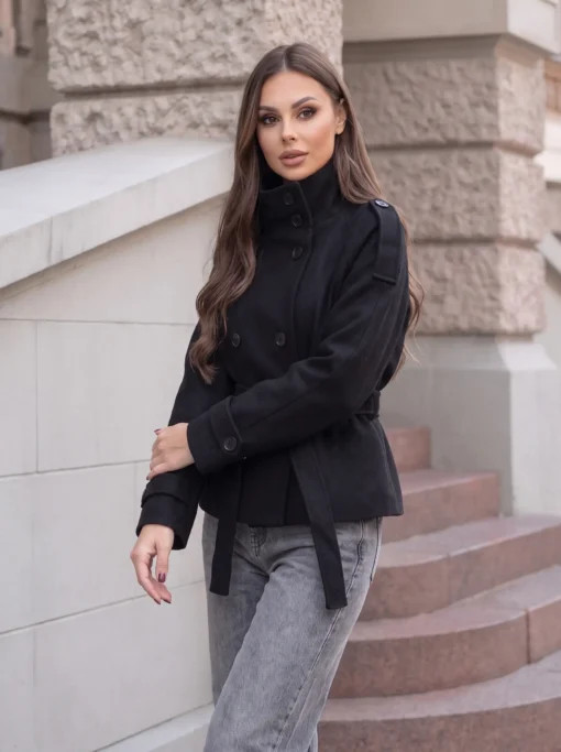 palton-scurt-elegant-din-stofa-fina-cu-guler-inalt-si-cordon-in-talie