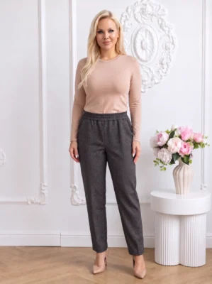 Pantaloni conici cu talie elastica
