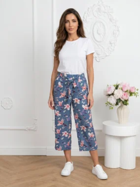 Pantaloni cu imprimeu floral si cordon in talie