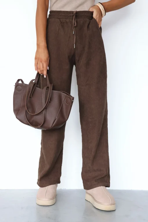 pantaloni-dama-maro-din-catifea-raiata-cu-talie-elastica