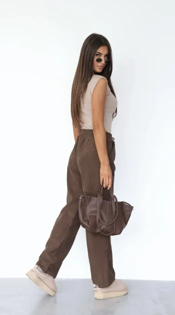 pantaloni-dama-maro-din-catifea-raiata-cu-talie-elastica