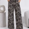 pantaloni-dama-wide-leg-cu-imprimeu-alb-negru-si-talie-elastica