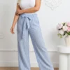 pantaloni-din-material-vaporos-cu-imprimeu-in-dungi-si-cordon