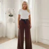 pantaloni-eleganti-ciocolatii-cu-talie-inalta-croi-larg-tip-palazzo