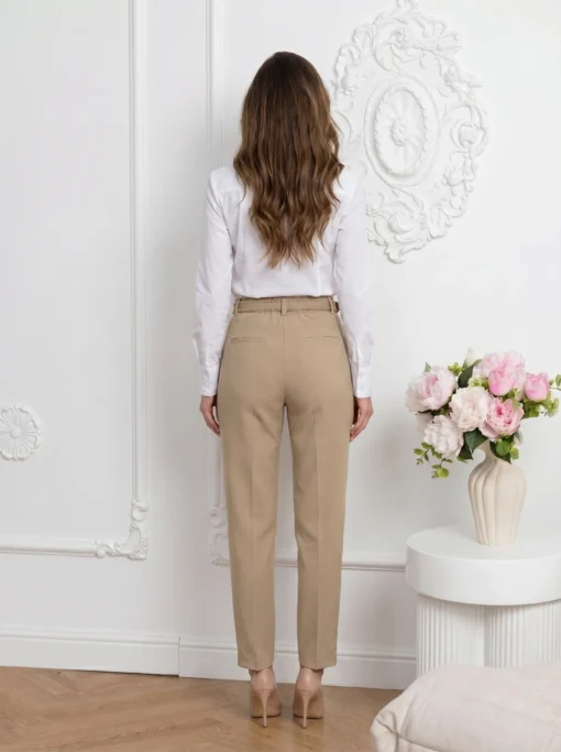 pantaloni-eleganti-conici-cu-curea-decorativa-si-talie-inalta