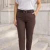 pantaloni-eleganti-cu-curea-si-croiala-conica