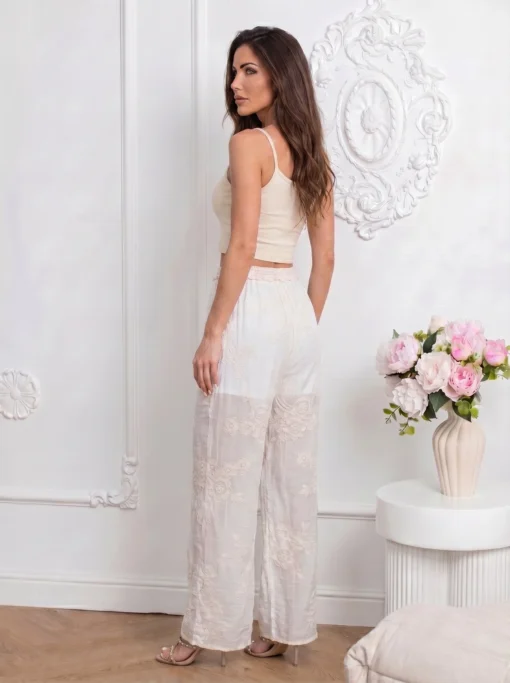 pantaloni-eleganti-din-voal-brodat-cu-croiala-larga-si-talie-elastica