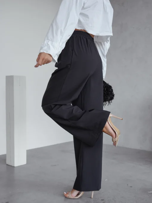 pantaloni-evazati-eleganti-cu-talie-inalta-elastica-negri