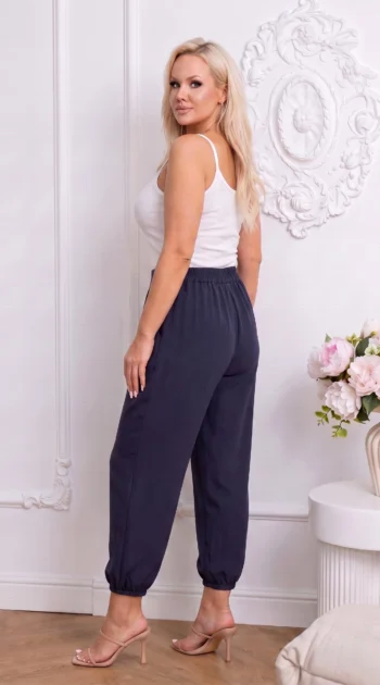 pantaloni-lejeri-cu-manseta-elastica-si-pense