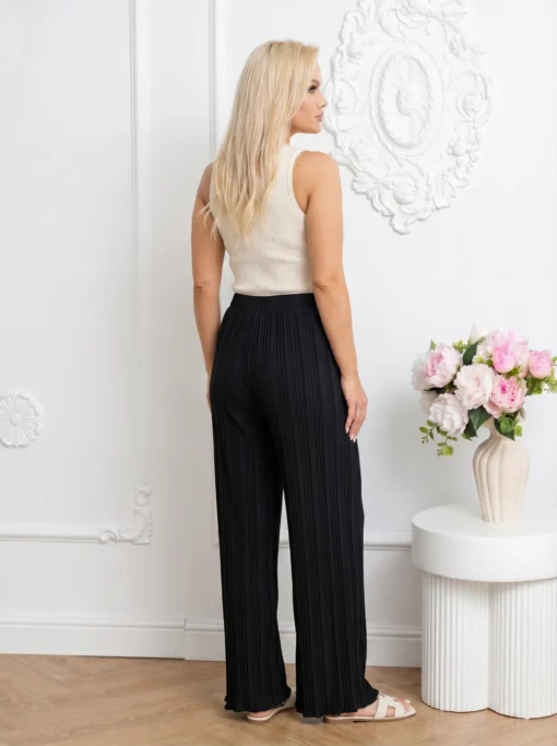 pantaloni-negri-plisati-cu-croiala-larga