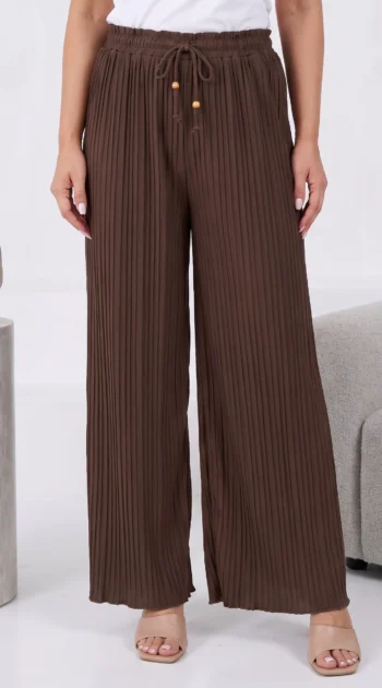 pantaloni-plisati-cu-croi-larg-si-talie-elastica