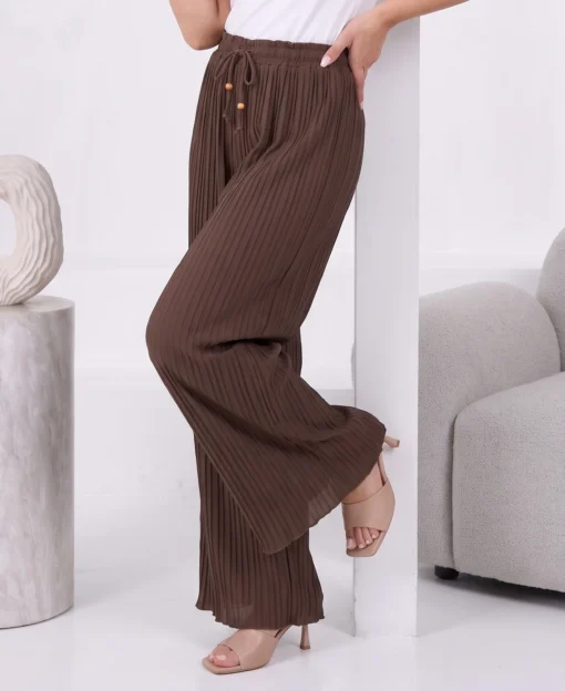 pantaloni-plisati-cu-croi-larg-si-talie-elastica
