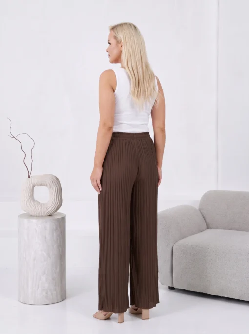 pantaloni-plisati-cu-croi-larg-si-talie-elastica