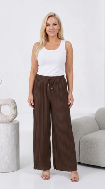 pantaloni-plisati-cu-croi-larg-si-talie-elastica
