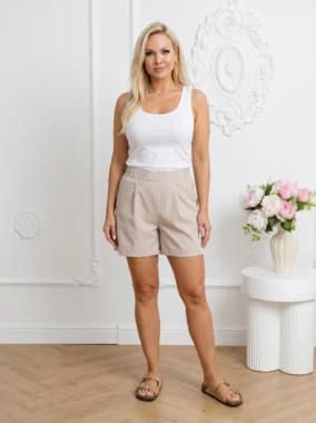 Pantaloni scurti cu talie elastica si pense
