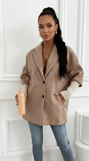 pardesiu-oversize-bej-cu-guler-dublu-si-maneci-tricotate