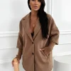 pardesiu-oversize-maro-cu-guler-dublu-si-maneci-tricotate