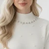 pulover-alb-elegant-cu-perle-decorative-si-guler-inalt