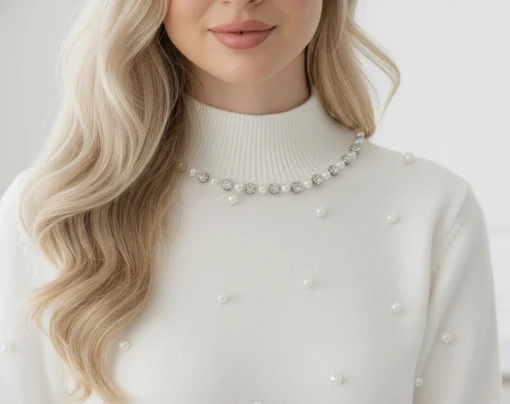 pulover-alb-elegant-cu-perle-decorative-si-guler-inalt