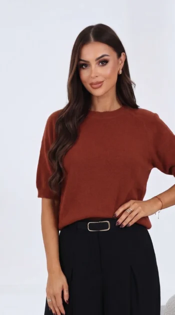 pulover-din-tricot-pufos-cu-decolteu-rotund