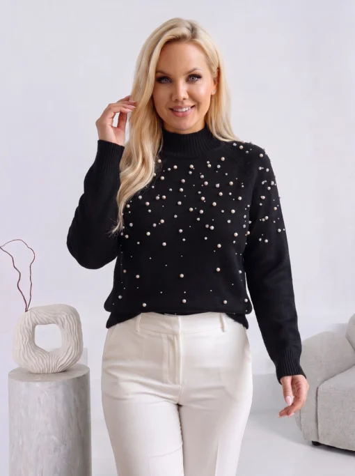 pulover-elegant-cu-aplicatii-din-perle-si-strasuri