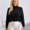 pulover-elegant-cu-aplicatii-din-perle-si-strasuri