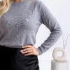 pulover-elegant-din-tricot-cu-aplicatii-stralucitoare