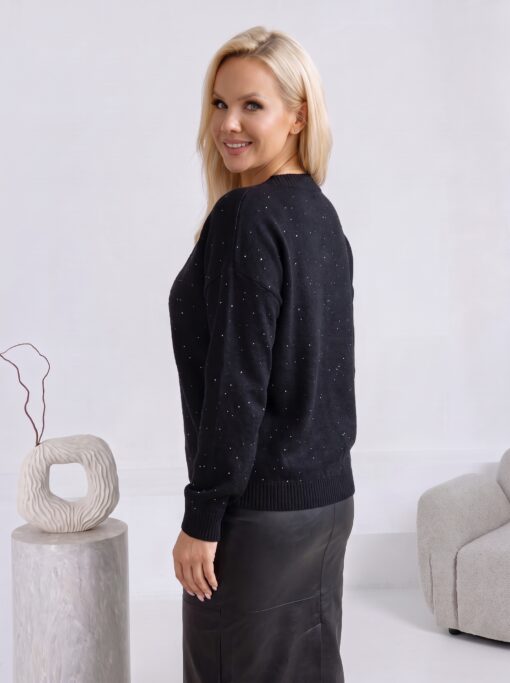 pulover-elegant-din-tricot-fin-cu-aplicatii-strasuri