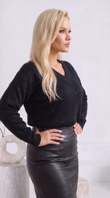 pulover-elegant-din-tricot-fin-cu-aplicatii-strasuri