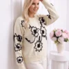 pulover-elegant-din-tricot-fin-cu-broderie-florala