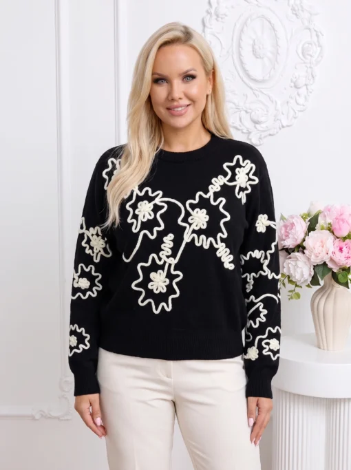 pulover-elegant-din-tricot-fin-cu-broderie-florala