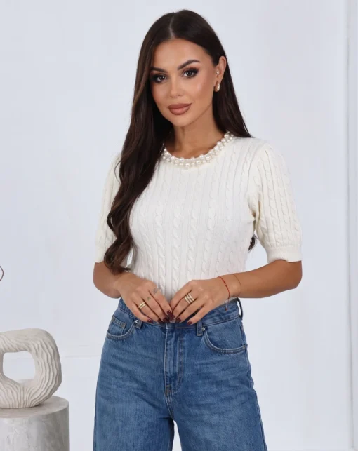 pulover-elegant-din-tricot-fin-cu-perle-la-guler-si-torsade