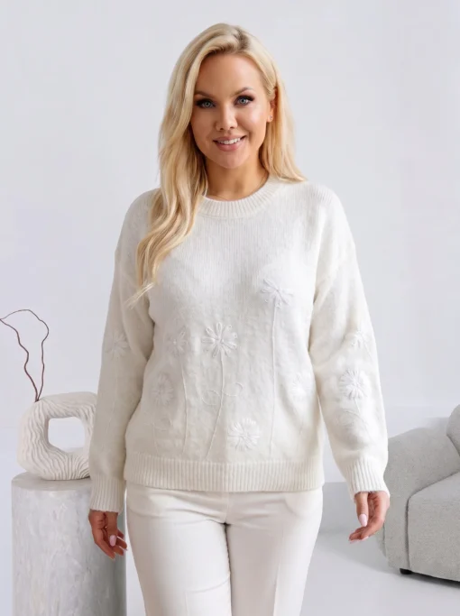 pulover-elegant-din-tricot-moale-cu-broderie-florala