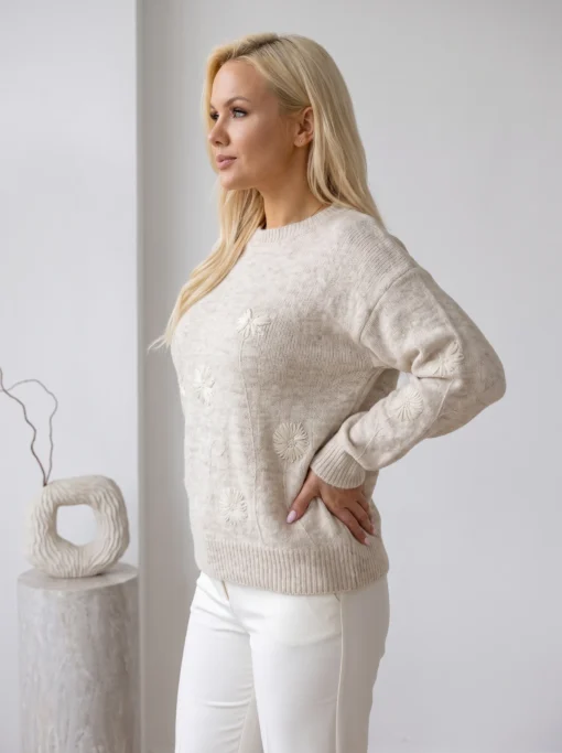 pulover-elegant-din-tricot-moale-cu-broderie-florala