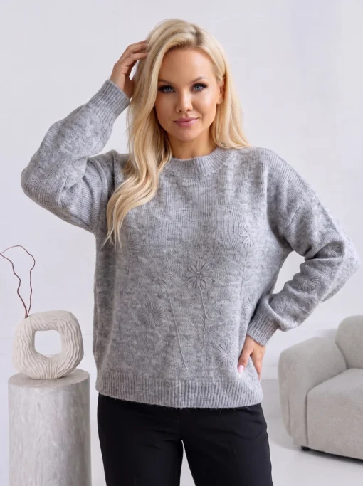 pulover-elegant-din-tricot-moale-cu-broderie-florala