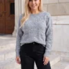 pulover-elegant-din-tricot-moale-cu-broderie-florala-in-relief