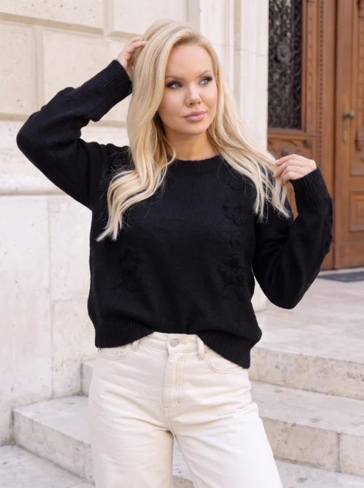 pulover-elegant-din-tricot-moale-cu-broderie-florala-in-relief