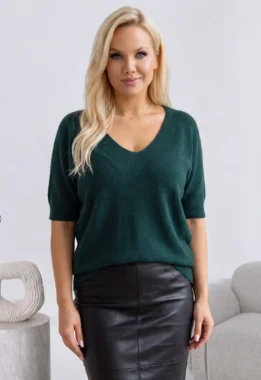 Pulover elegant din tricot pufos decolteu in V