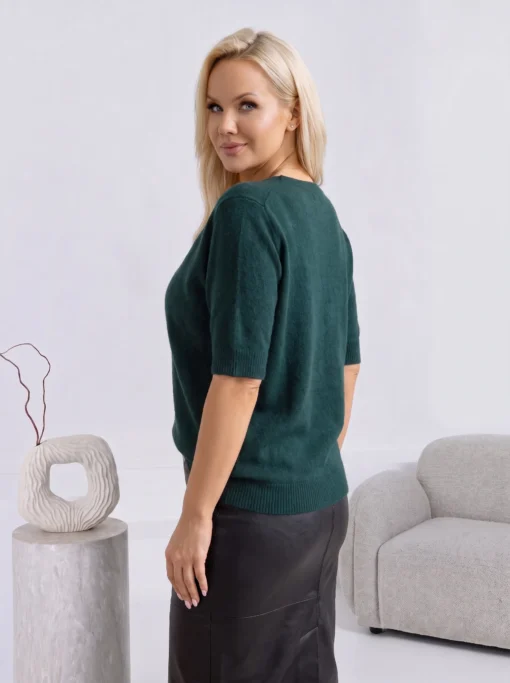 pulover-elegant-din-tricot-pufos-decolteu-in-v