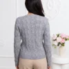 pulover-elegant-din-tricot-torsadat-cu-perle-si-strasuri-stralucitoare