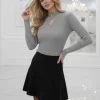 pulover-gri-elegant-cu-nasturi-perlati-si-decupaj-oval