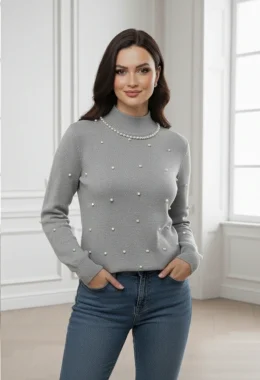 Pulover gri elegant cu perle decorative si guler inalt