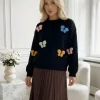 pulover-negru-cu-fluturi-colorati-3d